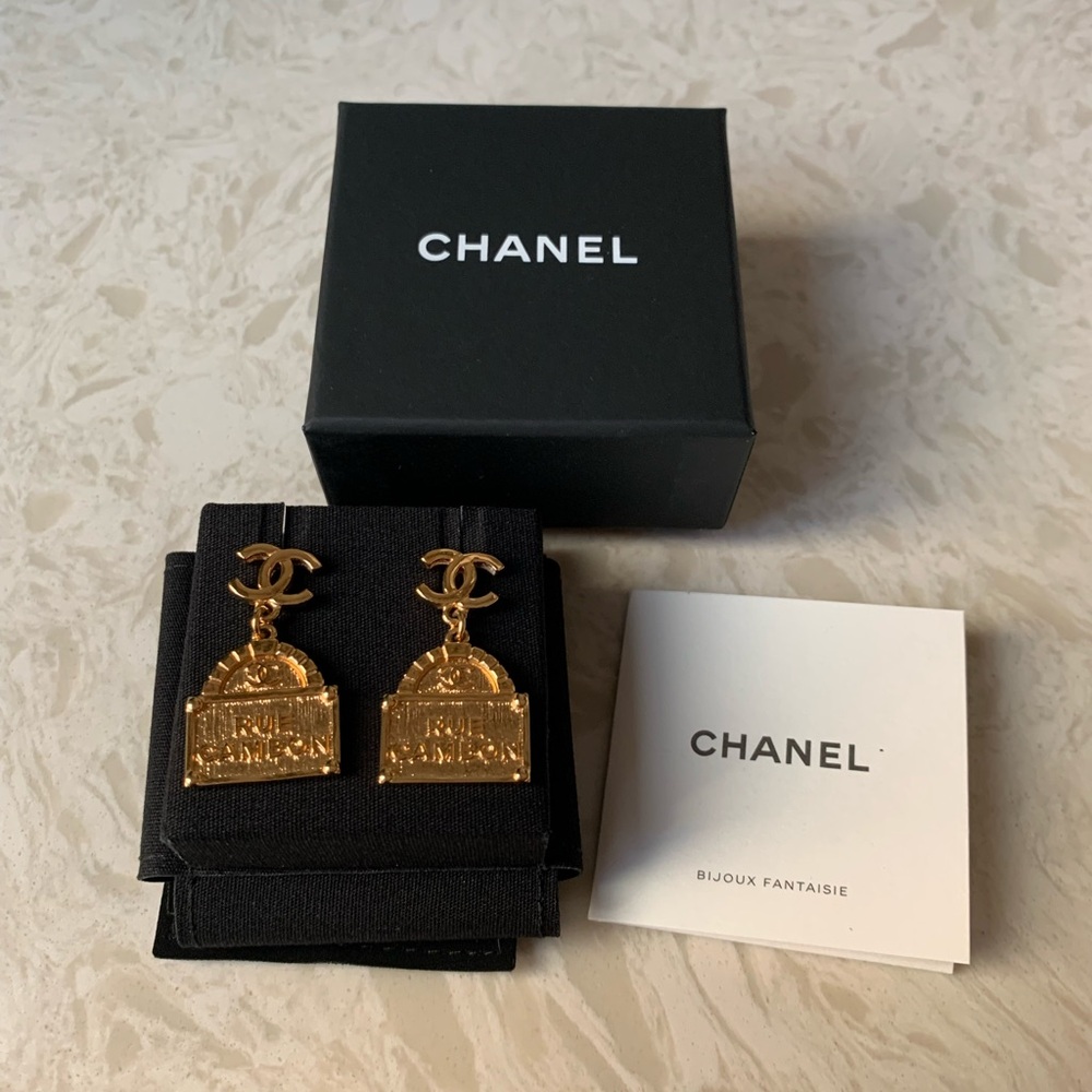CHANEL Rue Cambon CC Gold Drop Earrings